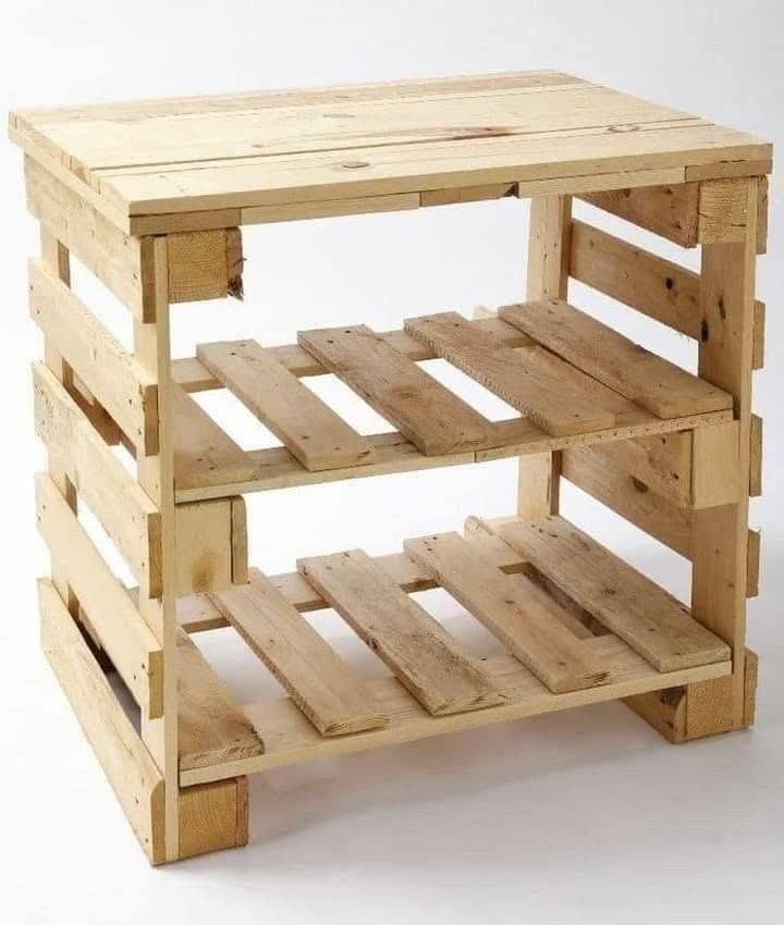 DIY Two-Shelf Storage Table Made from Reclaimed Wooden Pallets